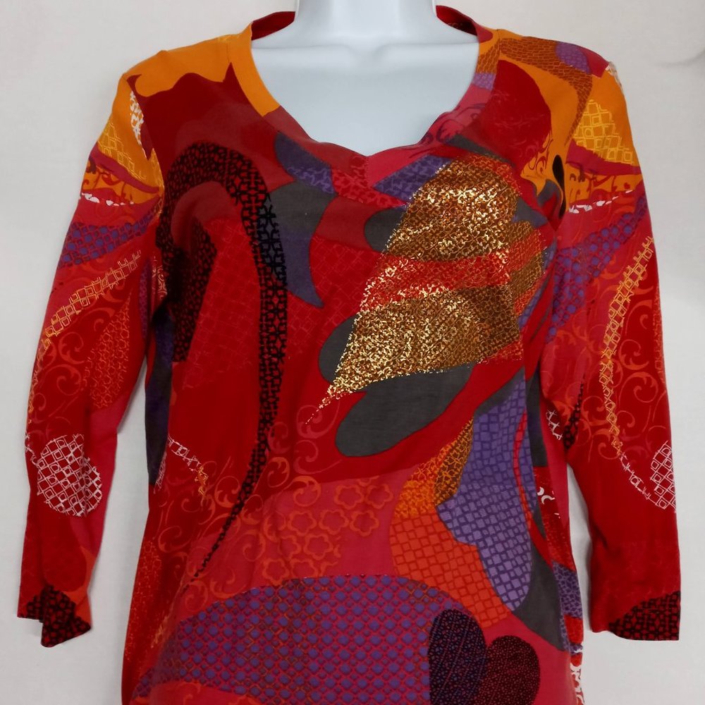 Chicos Ladies Vneck Sz 1 Casual Red Top 3/4 Sleeve